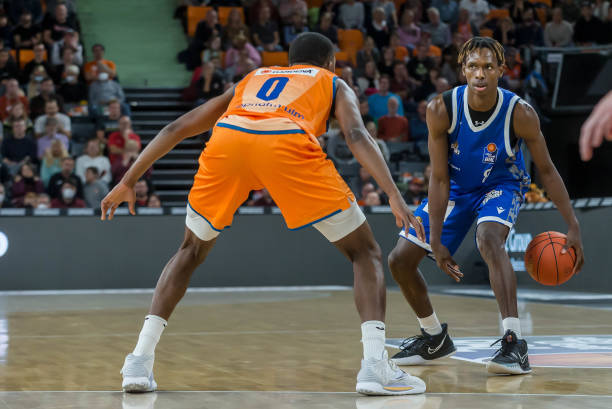 道路上迈出 道路上迈出